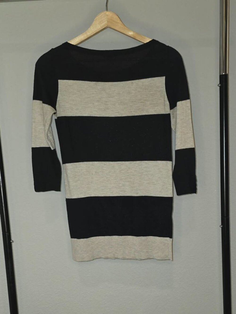 Ann Taylor Top - XSP - Picture 2 of 3